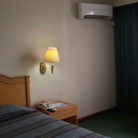 Hotel Sandjaja Палембанг Екстериор снимка