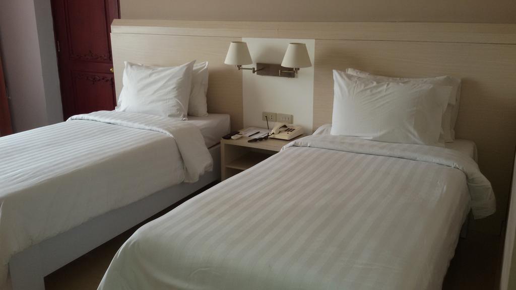 Hotel Sandjaja Палембанг Екстериор снимка