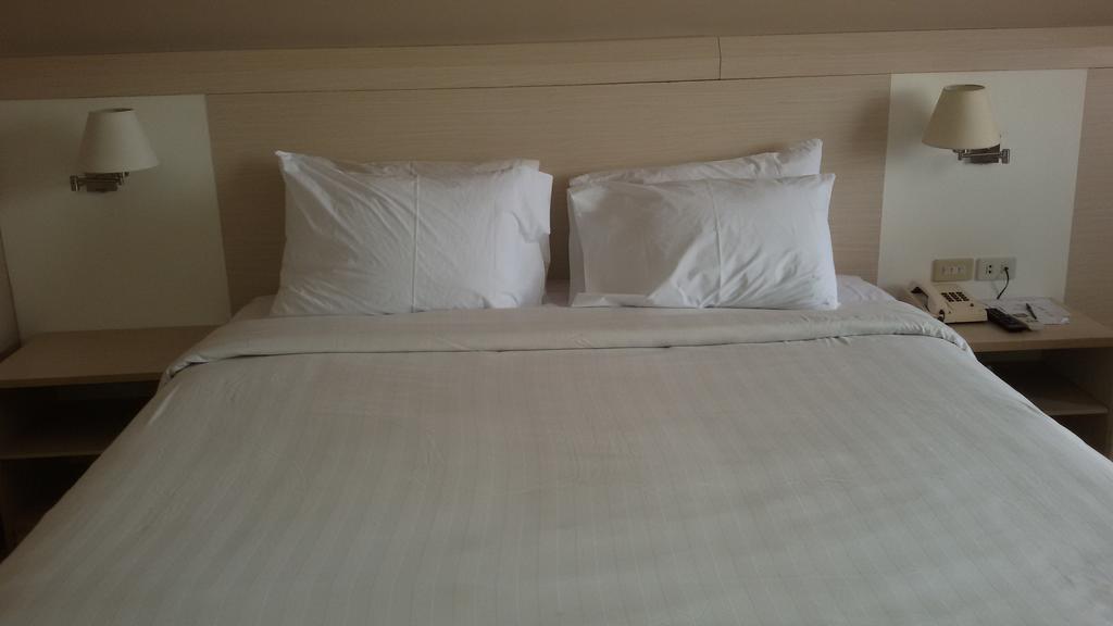 Hotel Sandjaja Палембанг Екстериор снимка