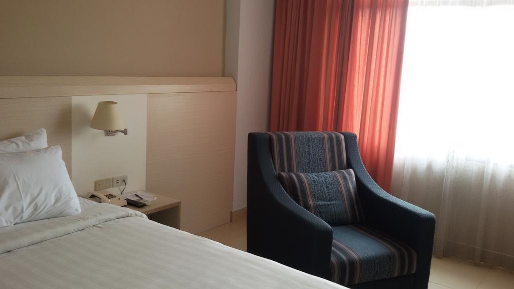 Hotel Sandjaja Палембанг Екстериор снимка
