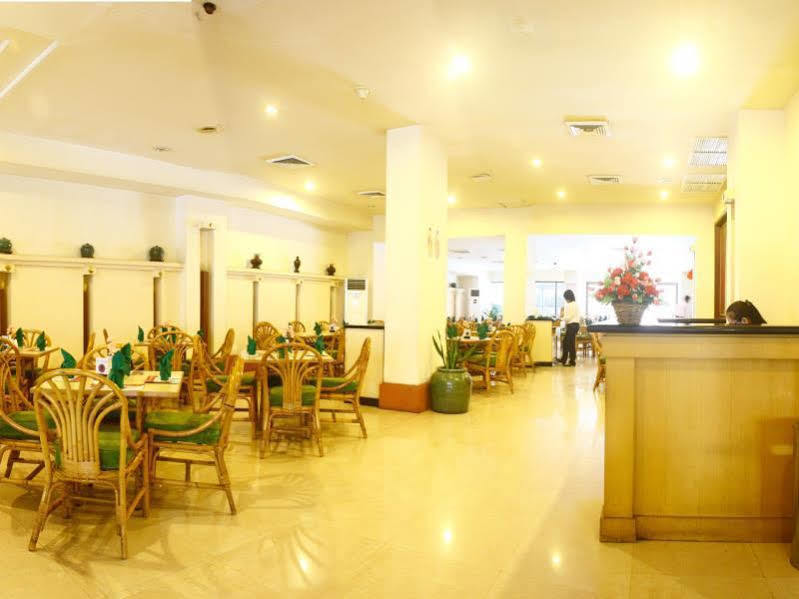 Hotel Sandjaja Палембанг Екстериор снимка